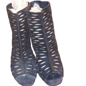 Diane Furstenberg DVF size 10 navy blue suede open toe cage heels back zip